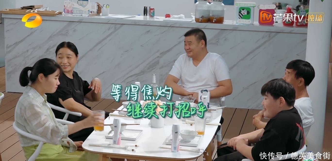 黄晓明|赵丽颖吃坏桃拉肚子,黄晓明赶紧找止泻药,然而最担心的事发生了