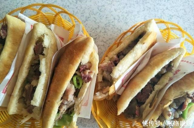 过瘾|烧饼切开,可劲儿往里塞肉,烧饼裹肉与驴肉火烧吃法相仿,忒过瘾