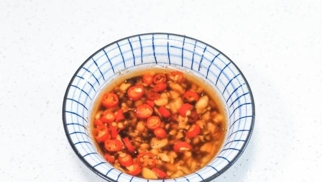  正当|夏天最好吃的野菜，2块钱1大捆，焯个水拌一拌特香，正当季要多吃