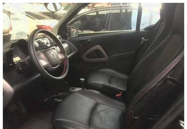 说成|买辆奔驰送给老婆当礼物,炫耀一圈回来说是辆拖拉机