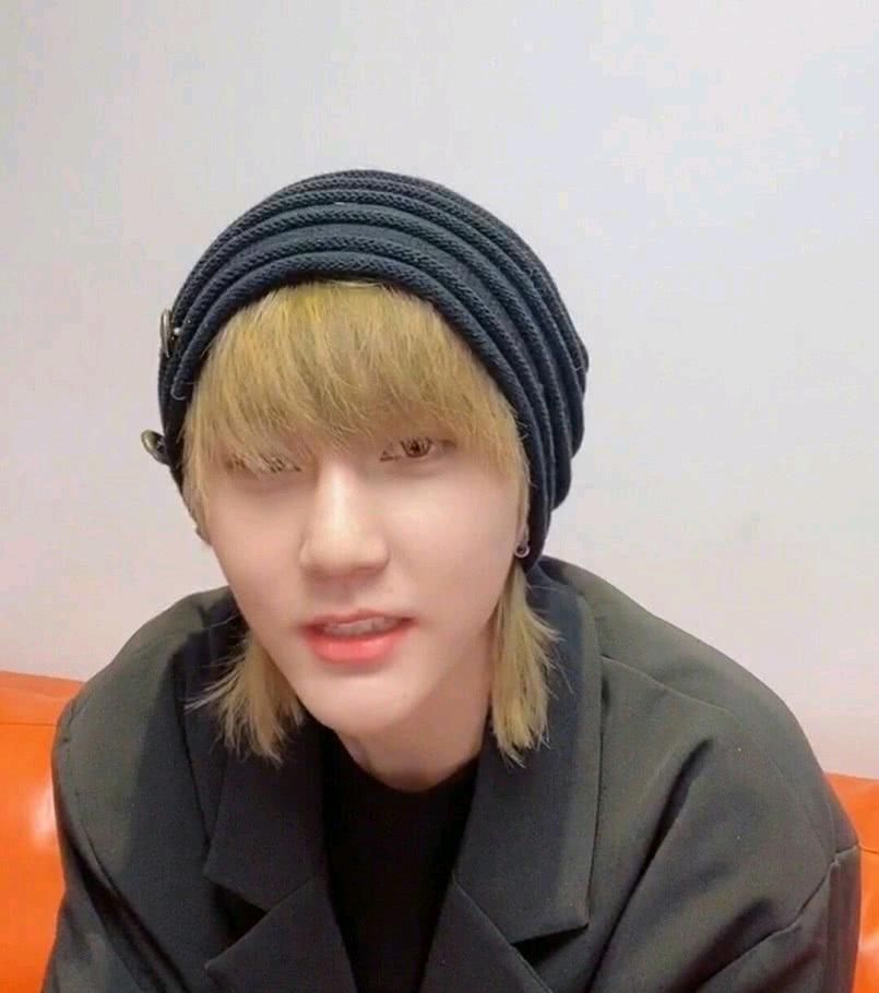 广播|乐华七子广播《线索2贾斯汀承认妹妹》,朱正廷称赞蔡徐坤