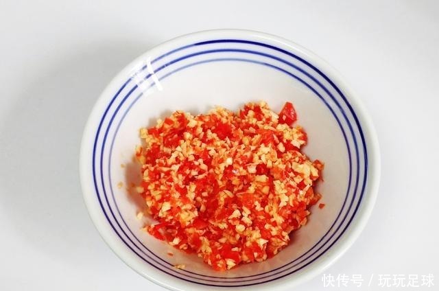 新鲜的生蚝|秋天，不要错过美味的生蚝，学过这3步，挑选到汁肥肉嫩的生蚝