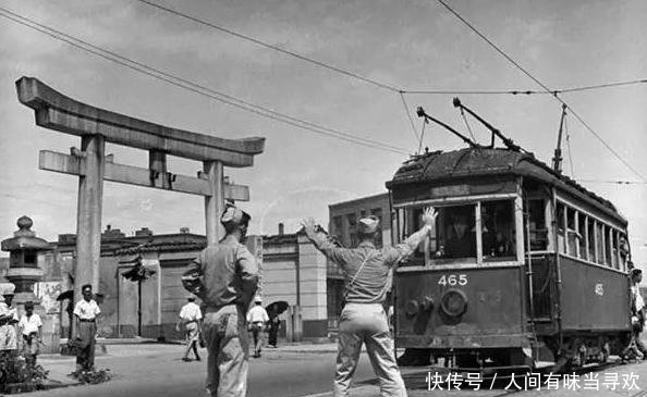  废墟|直击战后日本民众的生活, 废墟中有人挣扎有人很欢乐