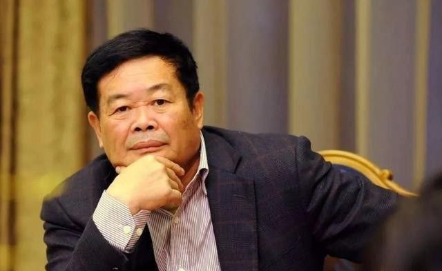 曹德旺|面包店为什么要丢面包?店主有苦难言,曹德旺说出了真相