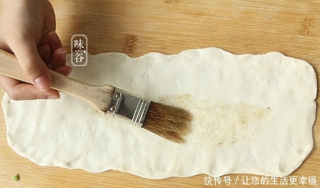 面团|葱油饼总是做不好试试这种做法,外酥内软,当早餐天天吃不腻