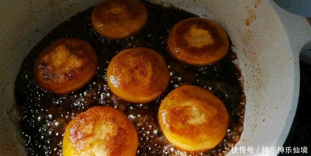 做法|人人见了都会流口水的红糖糍粑,做法简单,一次吃10个不会腻