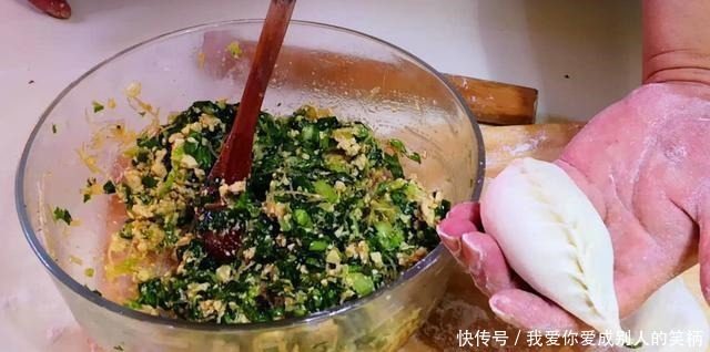 老妈|天冷吃包子别发面了,老妈用了40年的老方法,比发面包子更香软