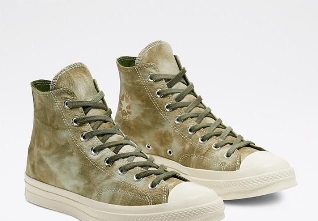 有钱|《这就是街舞》明星上脚谁最狠?王一博同款竟然有钱都买不到...