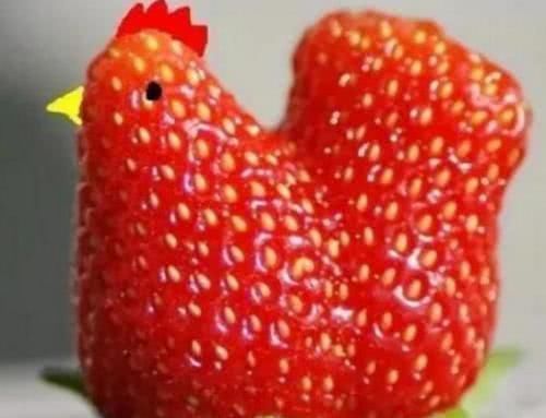 奇葩|这些“成精”的水果,忍了榴莲与苹果,这草莓你是要下蛋吗