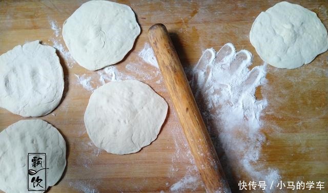  大锅|菜豆大包子，蒸满一大锅，碗大的包子，吃两就饱了，小时候的味道