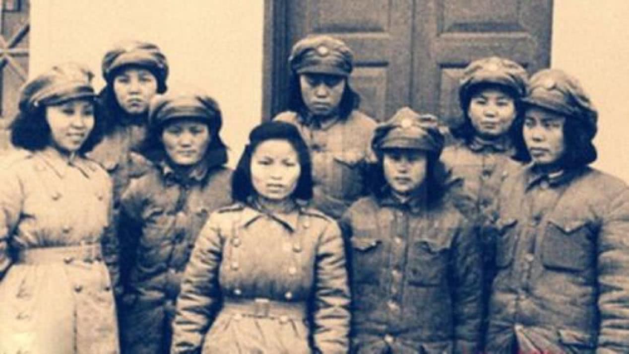 士兵|红军女兵给首长敬礼,首长却将她击毙,得知真相后士兵拍手叫绝