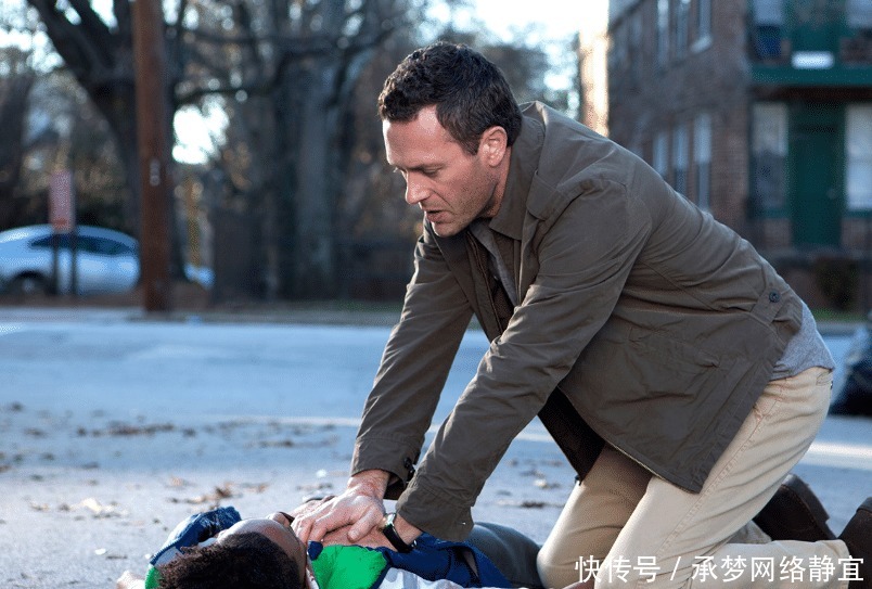 小男孩|《并发症》:原本拥有平淡生活的医生,逐渐发生了命运的改变