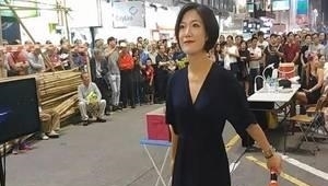 沦落|曾是《星光大道》冠军得主,在央视春晚压轴演唱,现在沦落到街头卖唱