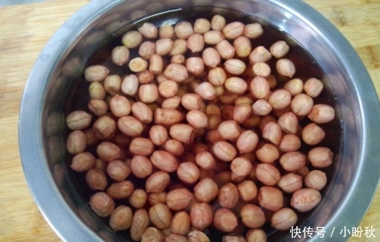 制作方法|炸花生米,第1步下锅炸是不对的!应该这样做,花生米香脆不糊