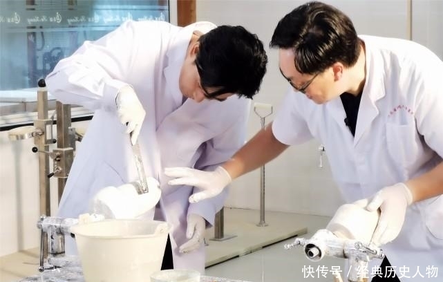 康复中心|演员陈龙现身康复中心制作假肢,背后真相竟是……