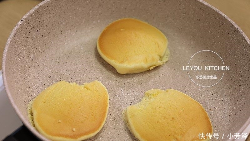  松软|比蛋糕给还松软的早餐饼, 不用和面, 孩子咬一口就喜欢