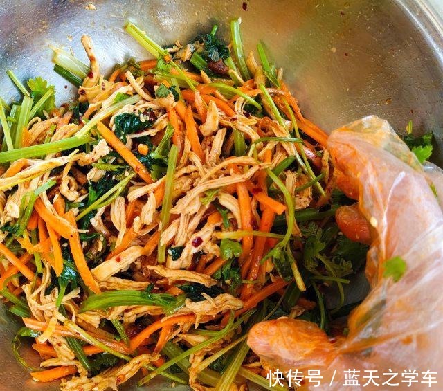  香辣|凉拌麻辣鸡丝，香辣爽口，超开胃