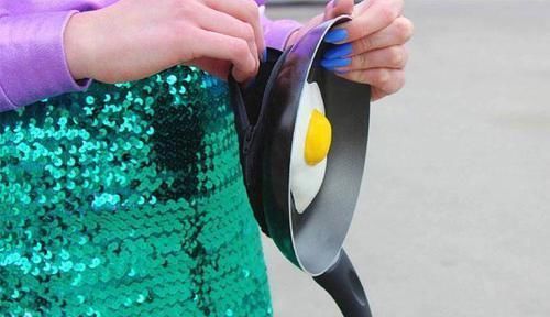 不止|不止方便面,各种食物变为挎包,真是让“吃货”难以抗拒的诱惑