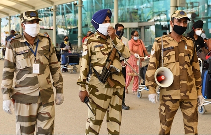 阳性报告|印度男子下飞机后主动要求隔离，然后拿出了新冠阳性检测报告！