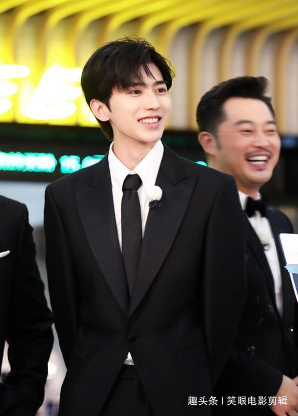  奔跑|《奔跑吧》先导片上线，跑男家族集体写下心愿，蔡徐坤颜值太高了