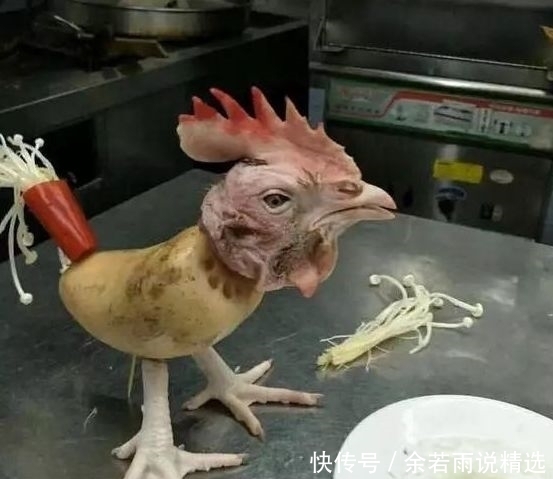 收拾|妹子,放假也不和你闺蜜出去玩,旁边桌子上是什么,也不收拾下