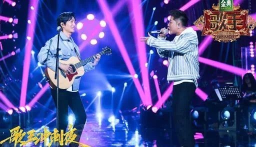 微博|王以太演出被香槟喷满脸,半个嘻哈圈为他道不平!香槟男:下一个目标GAI!