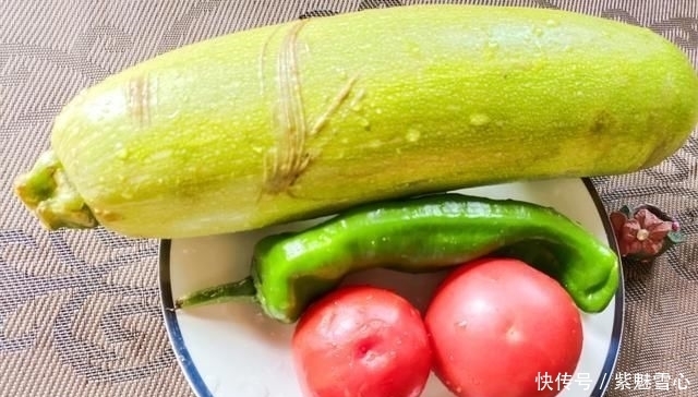 一块钱|夏天不懂吃这菜亏了,一块钱一大盘,比肉还抢手,清热润肺止咳