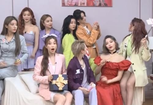 让人|THE9直播意外不断,虞书欣冷落赵小棠,安崎“无视”许佳琪索求