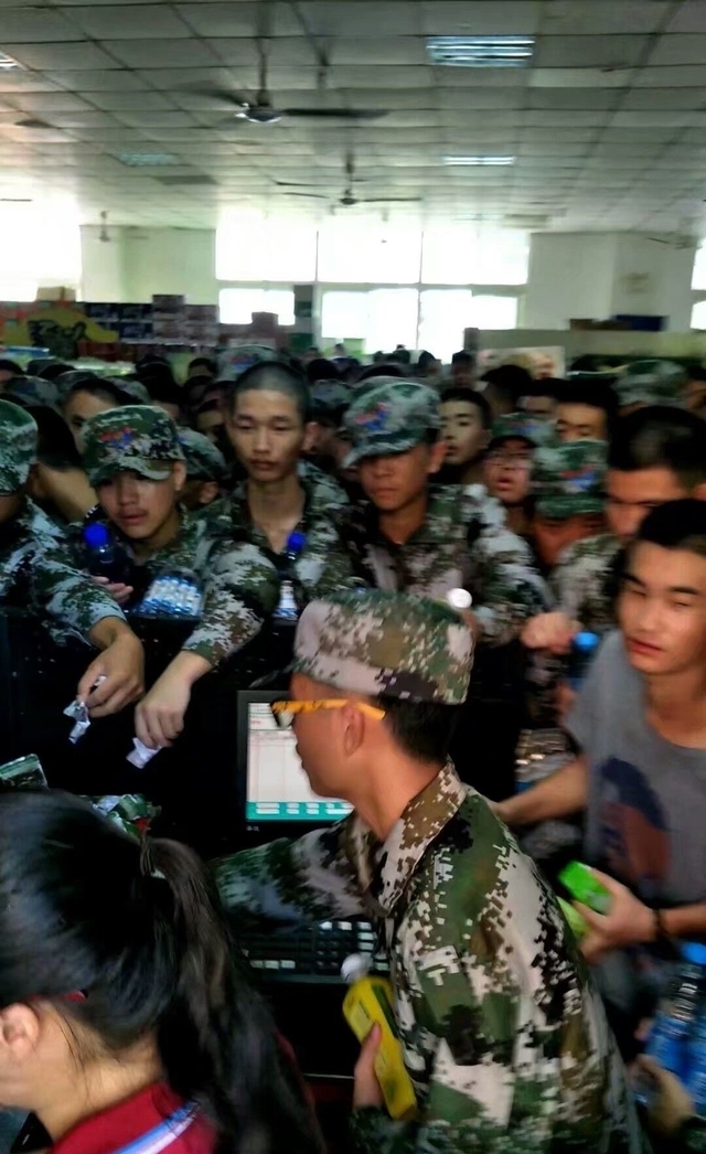 学妹|超市都被学弟洗劫一空,那就别怪学长抢学妹了