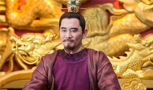 天子|熊孩子爬上龙椅,皇帝问:当天子好玩吗?孩子妙答4字,成功登基