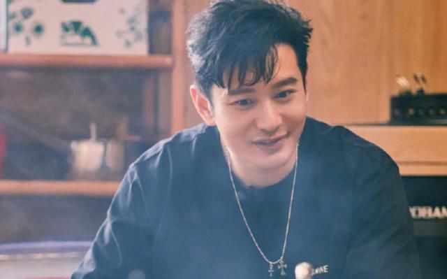  感到|黄晓明脱妆，引起众人嘲笑，有人却感到了心疼？