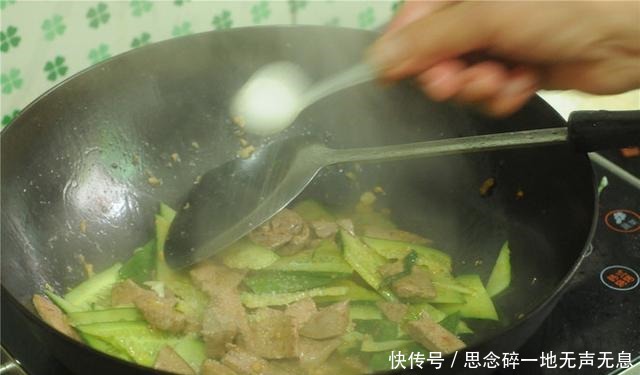 最伤|喝酒伤肝大错特错,这件事虽不起眼,但最伤肝,大家每天总是做