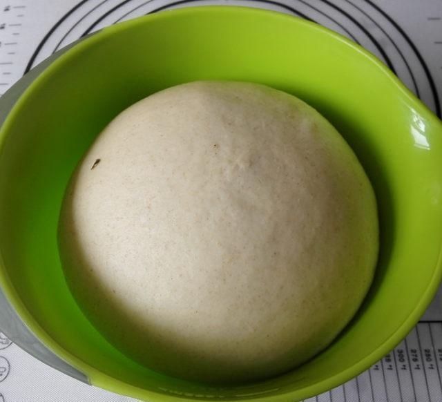 白味|一款操作简单的餐包,添加了白味噌和葱花,空口吃味道也是棒棒的