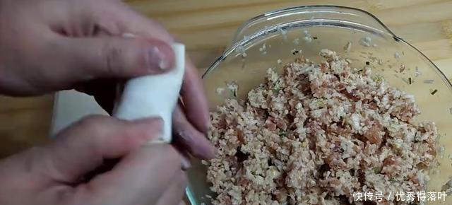 好吃|莲藕饺子好吃又巧,如果你学了这个方法,孩子们可以吃一大盘