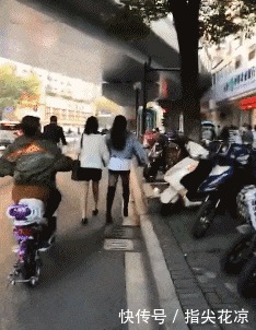 汉堡|搞笑GIF:精致女孩是这样吃汉堡的?