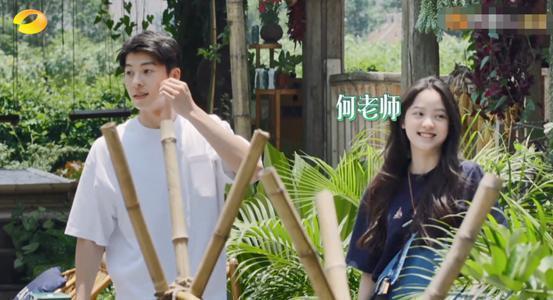 欧阳娜娜|《向往》本季最尴尬嘉宾,全程手足无措难插话,不光陪笑还没镜头