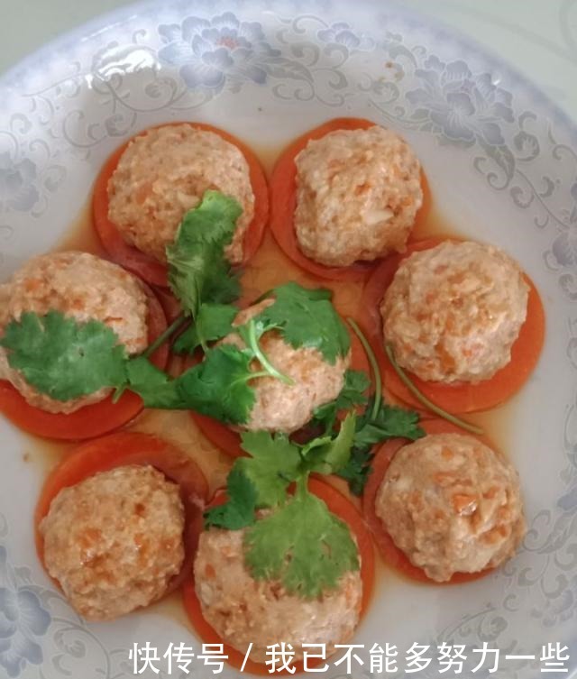 上桌|秋天,这菜好便宜,将它做成丸子,鲜香美味,上桌瞬间扫光