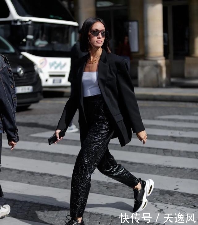 时髦|这位法国小姐姐的混搭技术,让你时髦到炸街,学起来却毫不费力