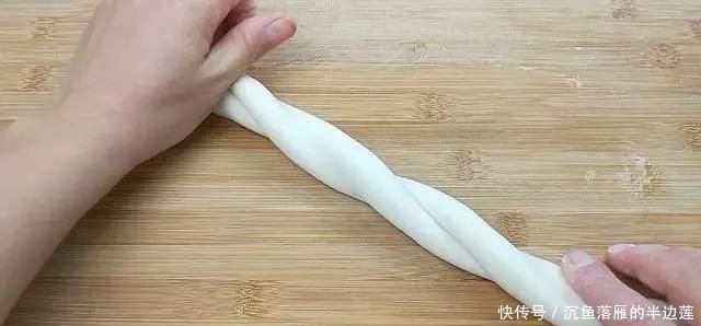 不吃|这个“饼”3天不吃就想的慌,金黄酥脆,又香又解馋,做法超简单