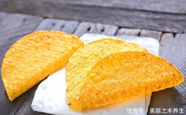 玉米面|粗粮也有新吃法,大厨教你玉米面做早餐,比鸡蛋饼还要好吃