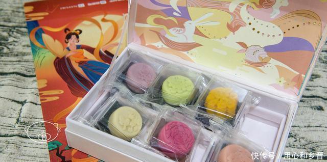 奶黄流心|2020,当中秋遇上国庆,六种口味的月饼齐欢乐