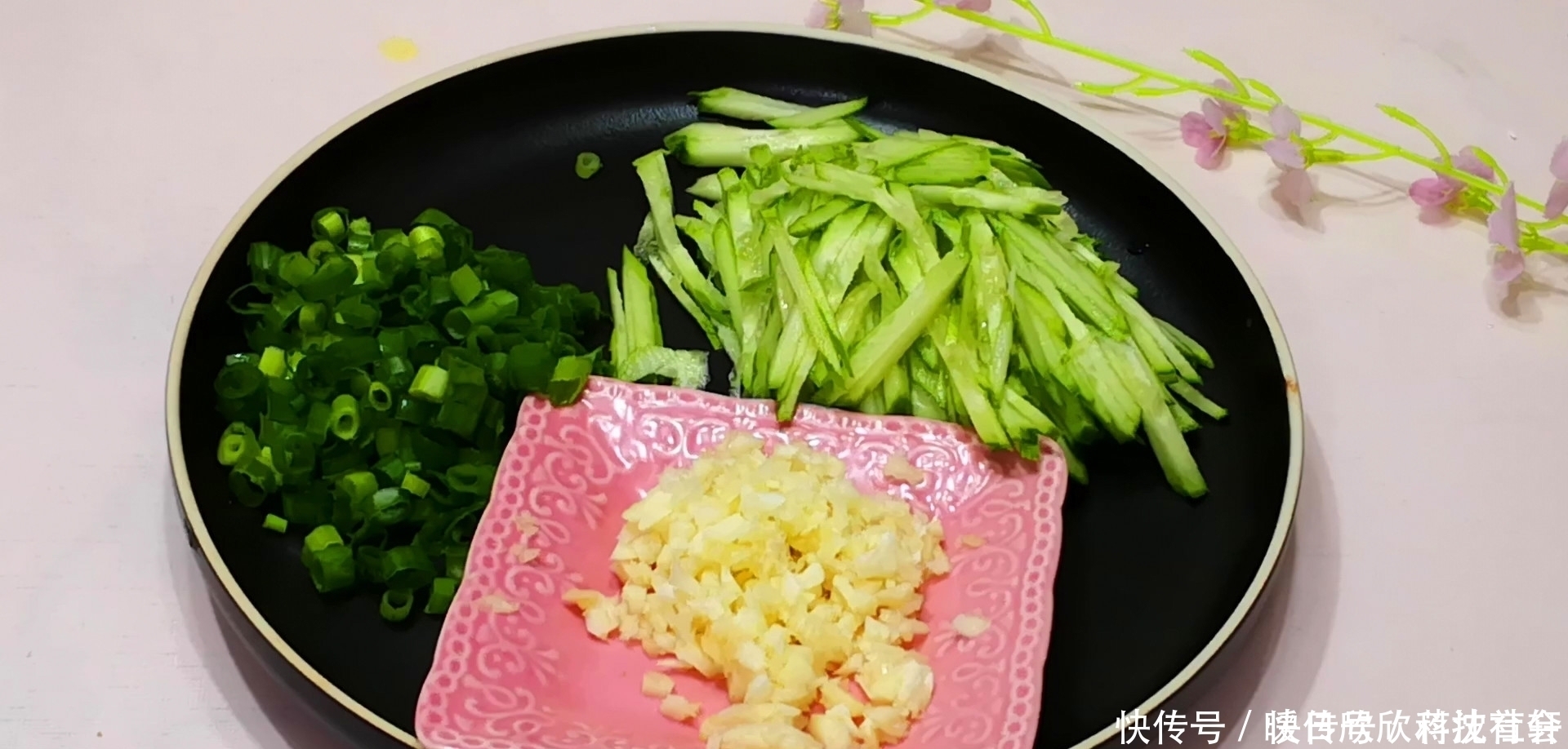 过瘾|夏天吃面条,最喜欢这种做法,吃了30年都没够,比吃凉皮还过瘾