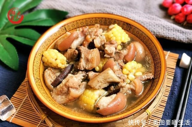 到底|炖猪脚汤到底要不要焯水记住“4个关键”,学会最正确炖汤技巧