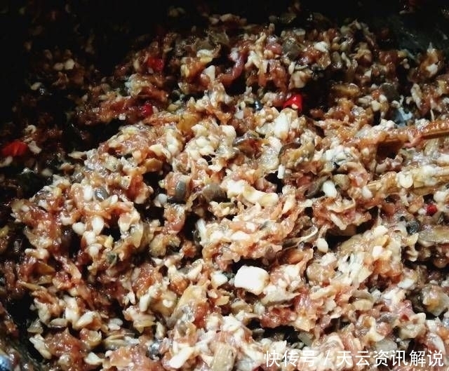 饺子|韭菜猪肉饺蘑菇,又咸又好吃,香又不腻,一口都吃不完