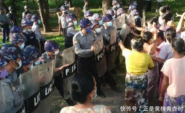  子弹|缅甸小镇爆发警民冲突，警方发射橡胶子弹，有村民被打伤