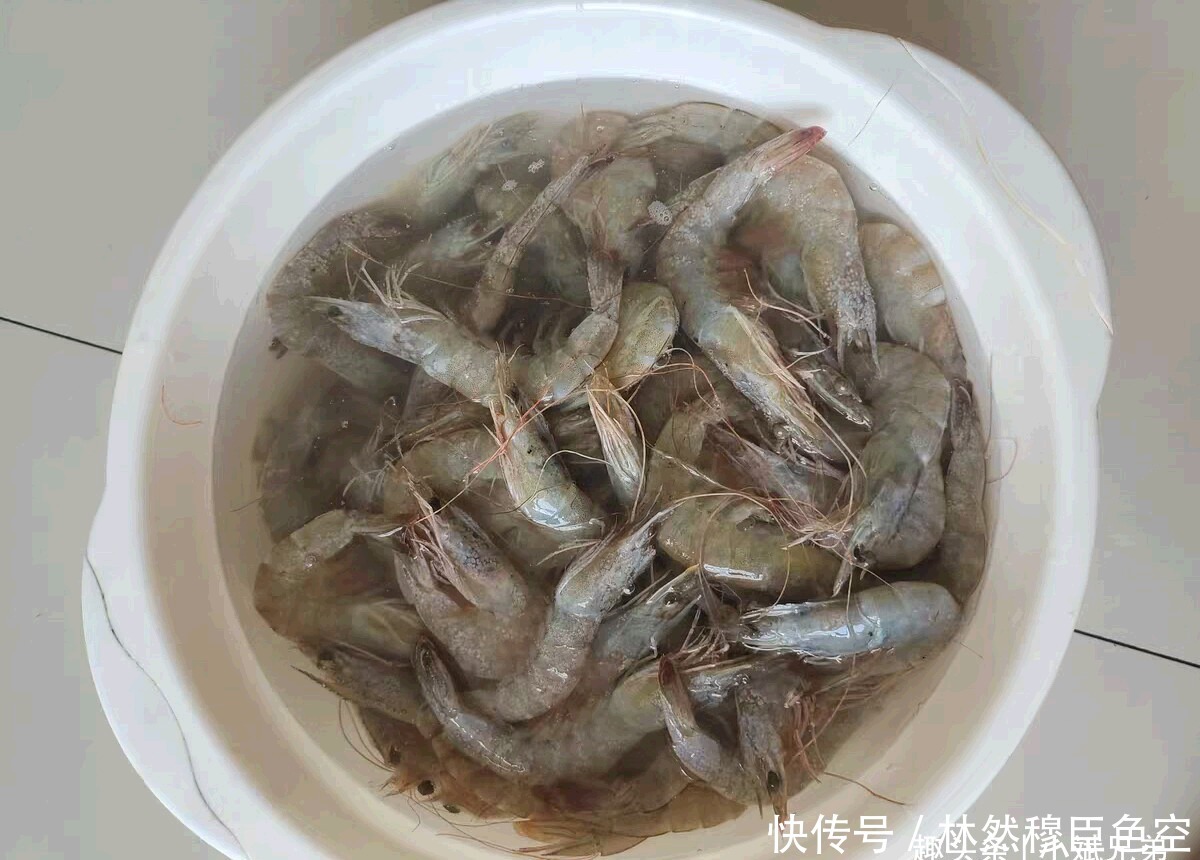  大虾|教你椒盐大虾极品做法，口感酥脆香味十足超赞，一次做两斤不够吃