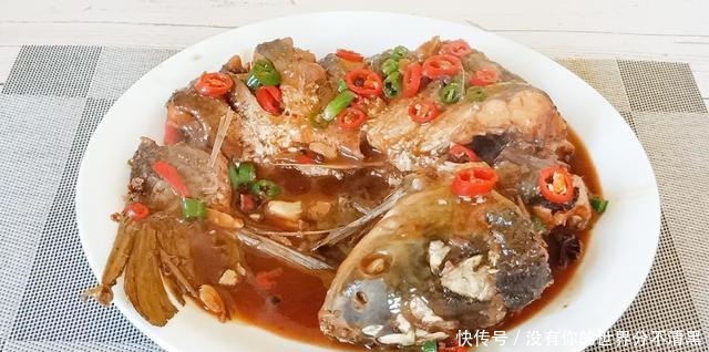做法|炖鱼时,别直接下锅,40年大厨教你正确做法,鱼肉鲜香又劲道