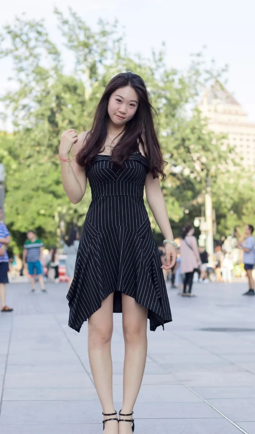 小姐姐|清秀唯美的小姐姐身穿连衣裙更佳气质清爽