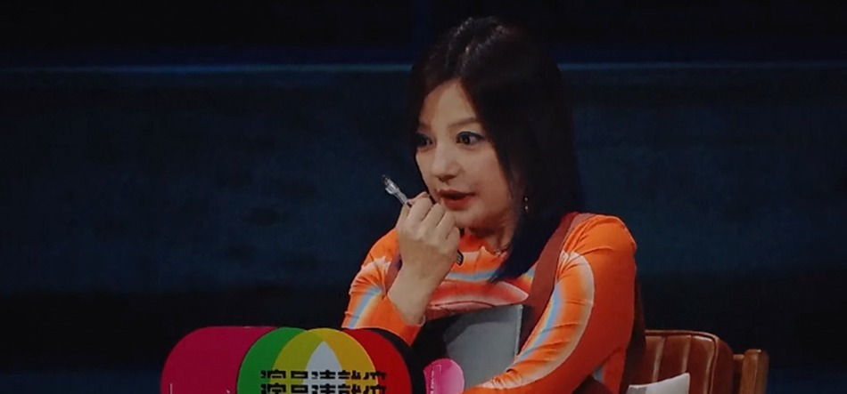 出手|被陈凯歌怒赞,让赵薇眼泛泪花,胡杏儿凭什么一出手就是王炸