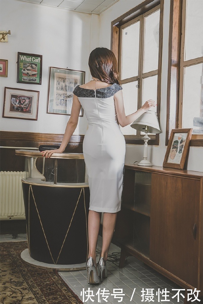 大爷|搞笑GIF趣图:哥们,你这求婚姿势真是帅爆了,大家都看好你哦